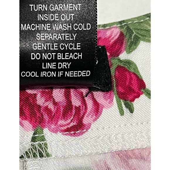 SOHO Apparel LTD Floral Print Shorts High Waisted‎ White Pink Rose Size 8 - Picture 11 of 12